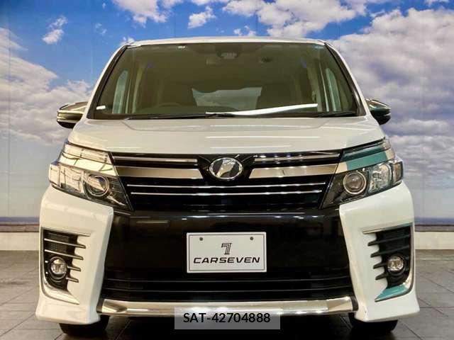 Toyota VOXY 2017-02 8527903-11