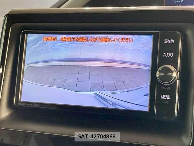 Toyota VOXY 2017-02 8527903-8