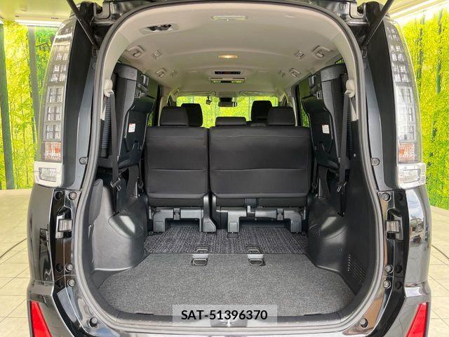 Toyota VOXY 2016-11 8527901-10