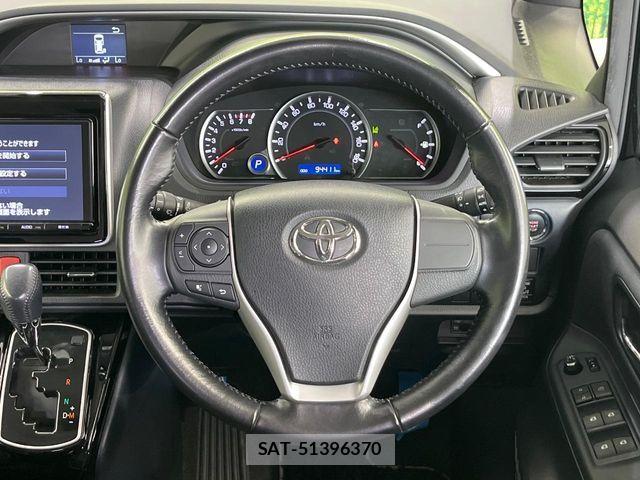 Toyota VOXY 2016-11 8527901-11
