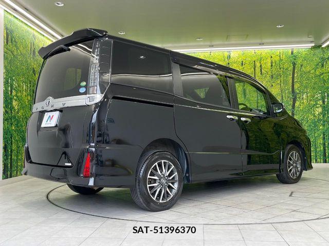 Toyota VOXY 2016-11 8527901-17
