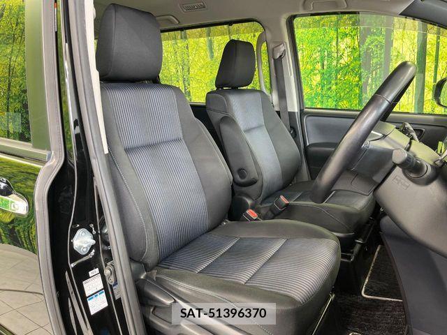 Toyota VOXY 2016-11 8527901-7