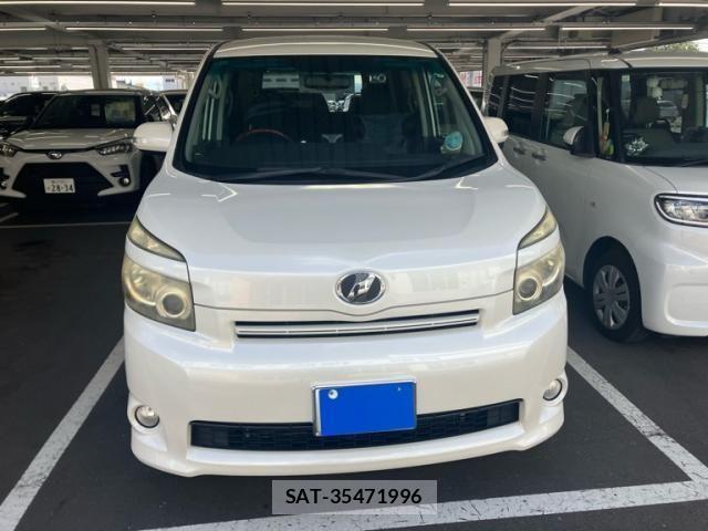 Toyota VOXY 2007-10 8527908-1