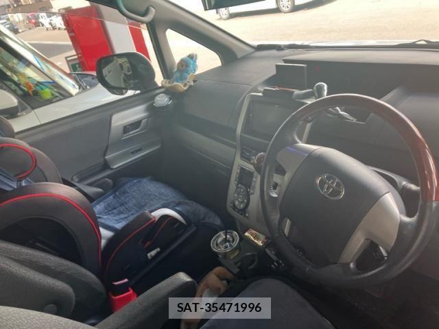 Toyota VOXY 2007-10 8527908-8