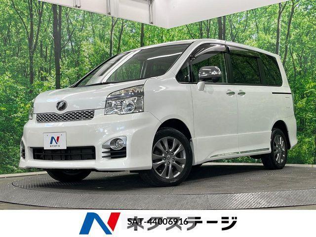 Toyota VOXY 2013-07 8527907-0