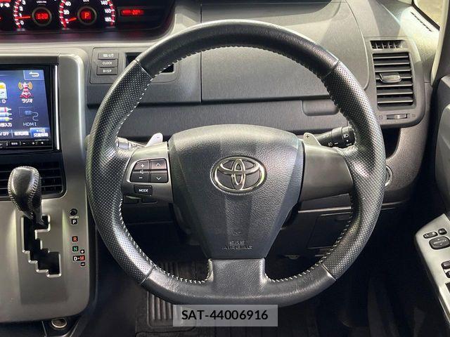 Toyota VOXY 2013-07 8527907-10