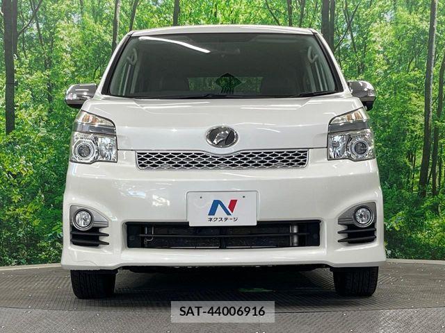 Toyota VOXY 2013-07 8527907-13