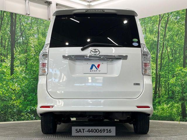 Toyota VOXY 2013-07 8527907-14