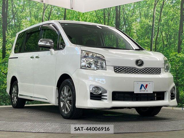 Toyota VOXY 2013-07 8527907-15