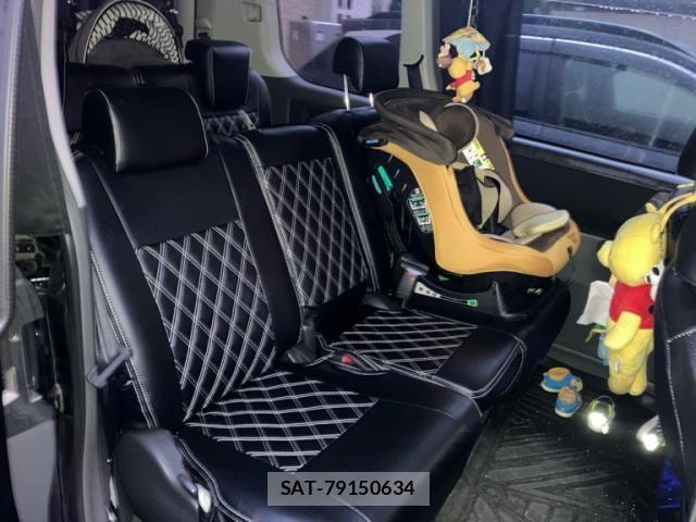Toyota VOXY 2007-09 8563876-11