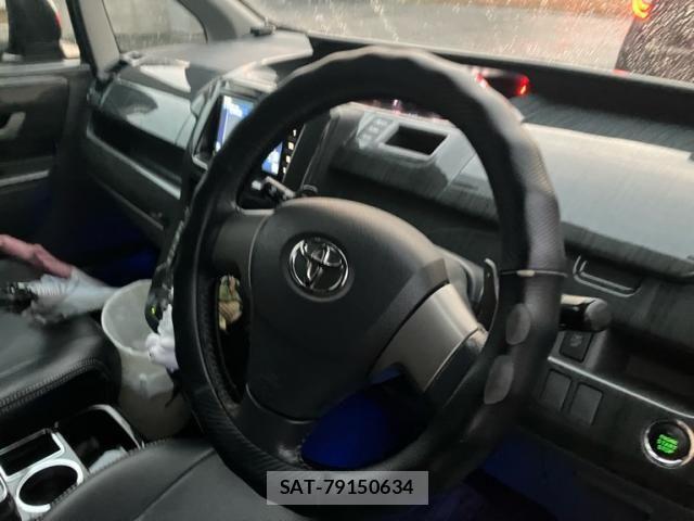 Toyota VOXY 2007-09 8563876-15