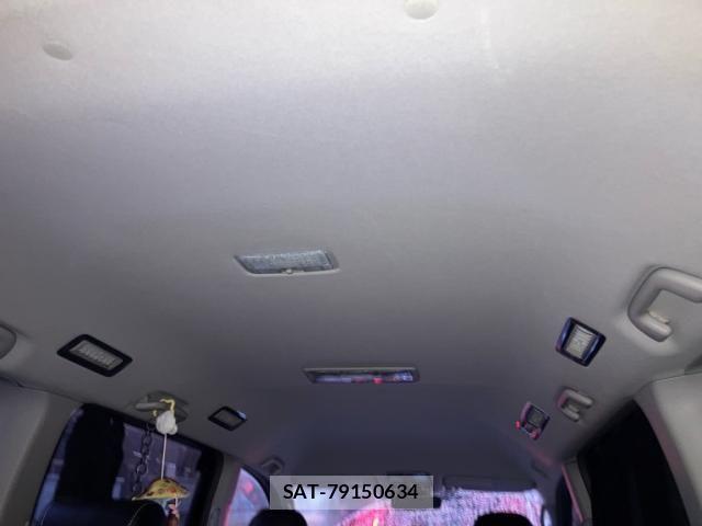 Toyota VOXY 2007-09 8563876-17