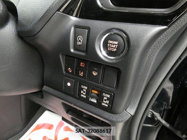 Toyota VOXY 2019-03 8563875-12