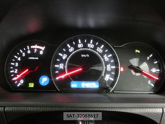 Toyota VOXY 2019-03 8563875-14