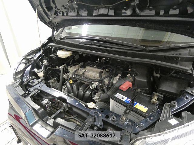 Toyota VOXY 2019-03 8563875-21