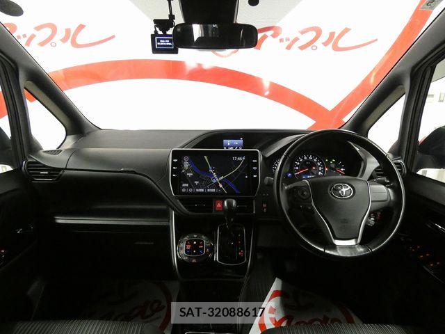 Toyota VOXY 2019-03 8563875-4