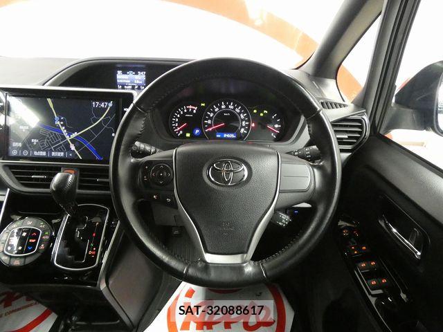 Toyota VOXY 2019-03 8563875-5