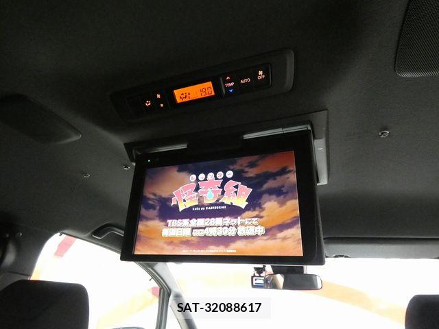Toyota VOXY 2019-03 8563875-6