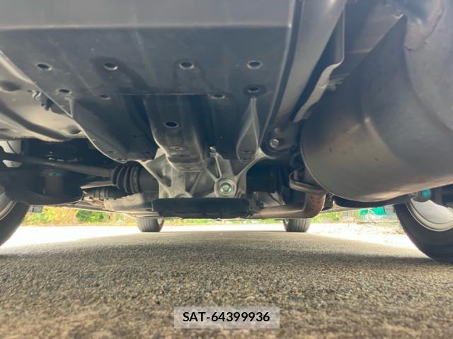 Toyota VOXY 2013-08 8563874-9