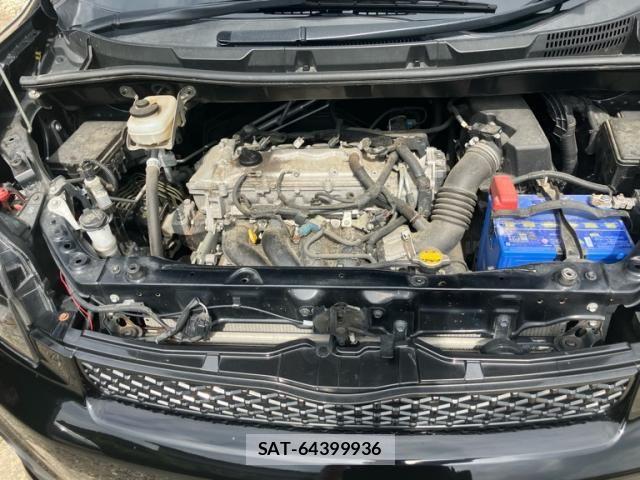 Toyota VOXY 2013-08 8563874-11