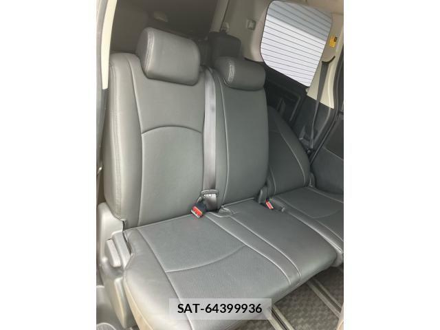 Toyota VOXY 2013-08 8563874-15