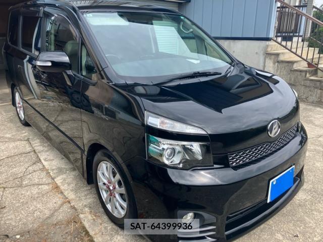 Toyota VOXY 2013-08 8563874-1