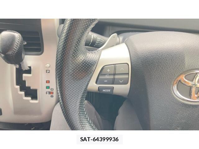 Toyota VOXY 2013-08 8563874-21