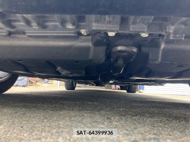 Toyota VOXY 2013-08 8563874-3