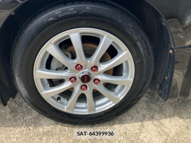 Toyota VOXY 2013-08 8563874-4