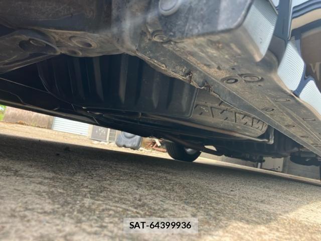 Toyota VOXY 2013-08 8563874-6