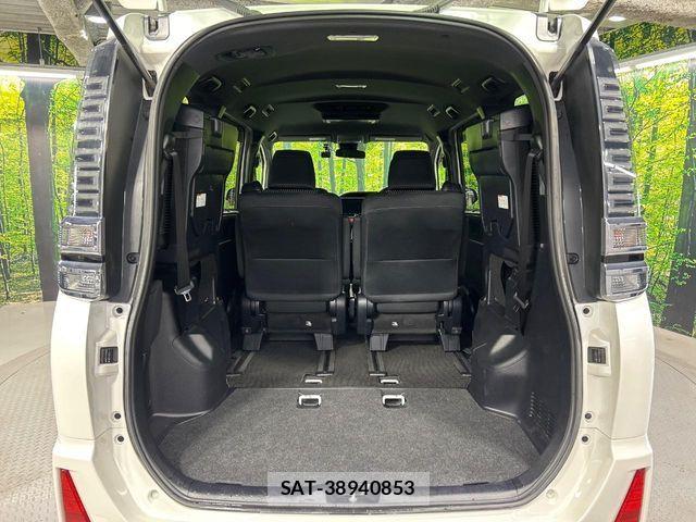 Toyota VOXY 2017-08 8563873-12