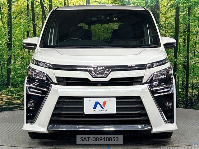 Toyota VOXY 2017-08 8563873-15