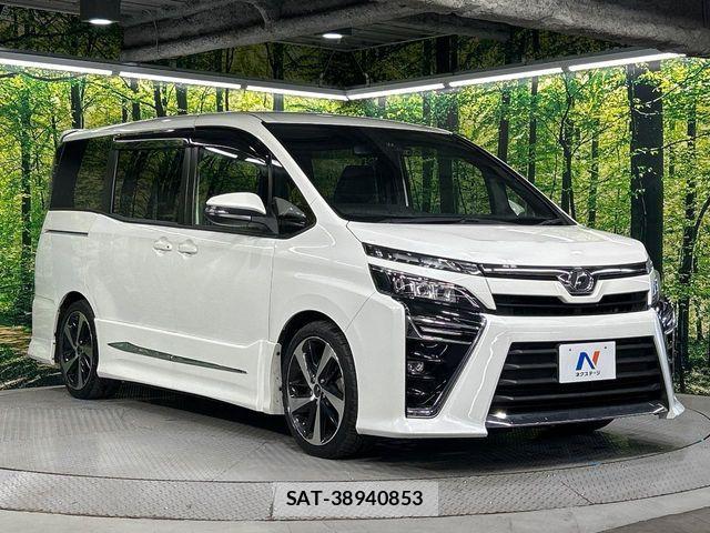Toyota VOXY 2017-08 8563873-17