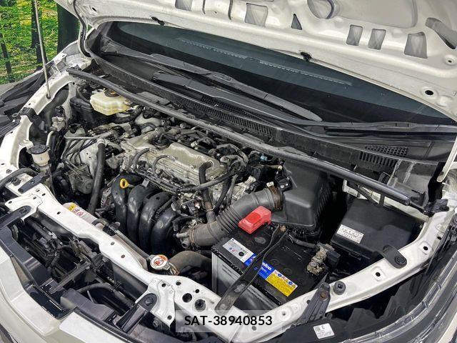 Toyota VOXY 2017-08 8563873-19