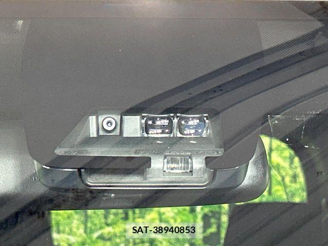 Toyota VOXY 2017-08 8563873-5