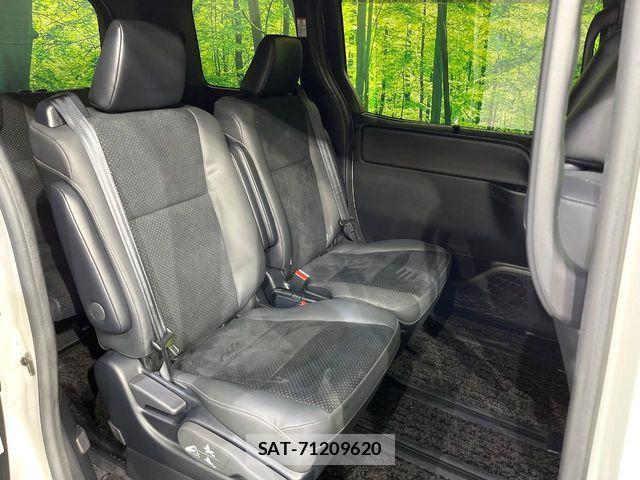 Toyota VOXY 2021-08 8629452-9