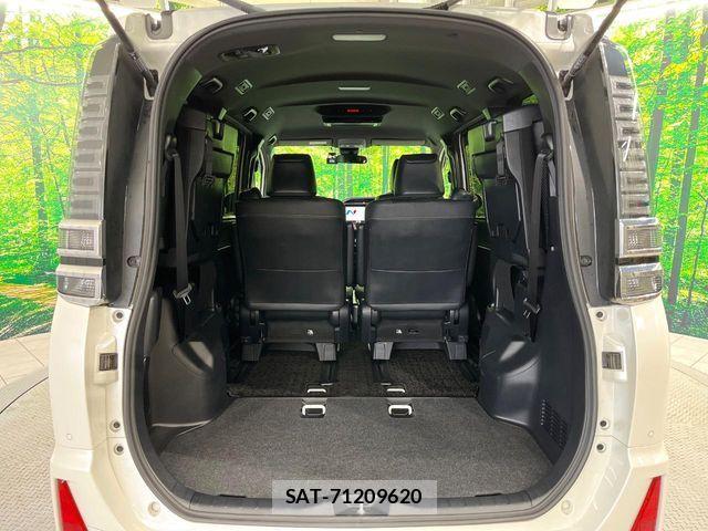 Toyota VOXY 2021-08 8629452-11