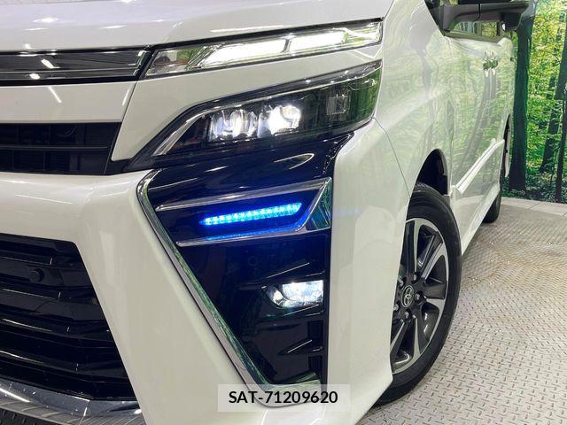 Toyota VOXY 2021-08 8629452-12