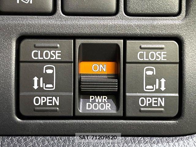 Toyota VOXY 2021-08 8629452-3