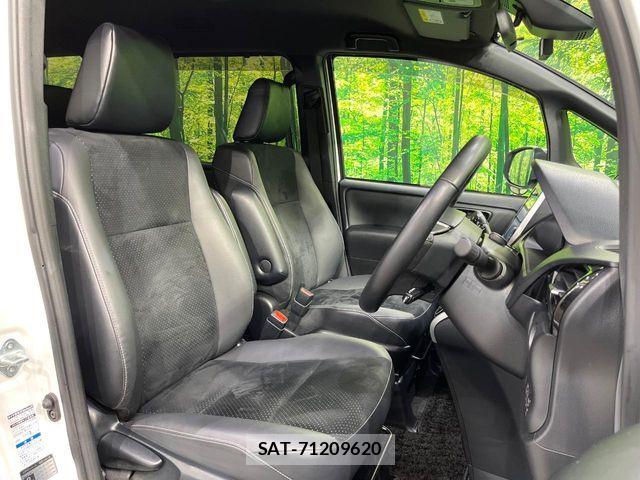Toyota VOXY 2021-08 8629452-8