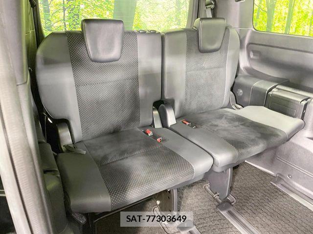 Toyota VOXY 2021-07 8629446-10