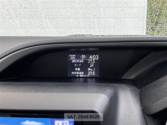 Toyota VOXY 2015-05 8662085-15