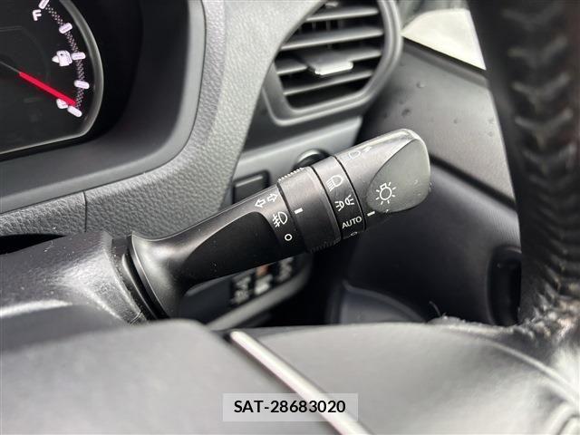 Toyota VOXY 2015-05 8662085-17
