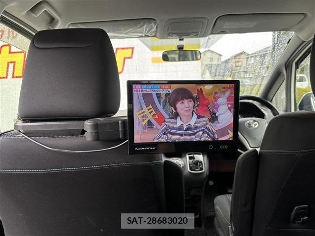 Toyota VOXY 2015-05 8662085-18