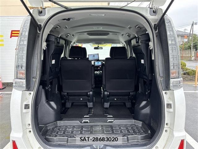 Toyota VOXY 2015-05 8662085-25