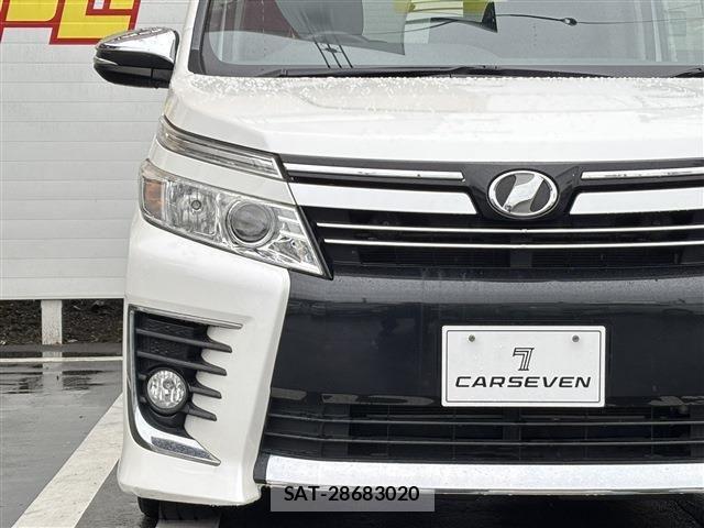 Toyota VOXY 2015-05 8662085-26