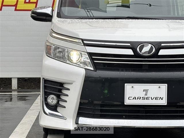 Toyota VOXY 2015-05 8662085-27