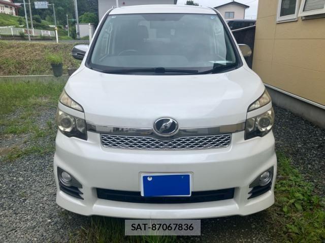 Toyota VOXY 2011-01 8667063-0