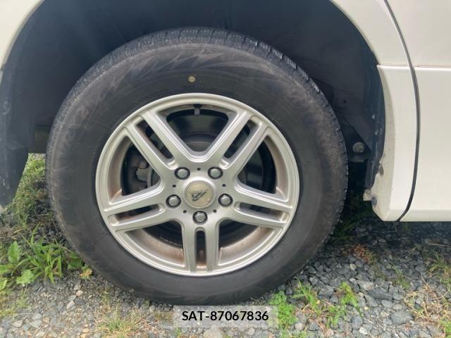 Toyota VOXY 2011-01 8667063-9