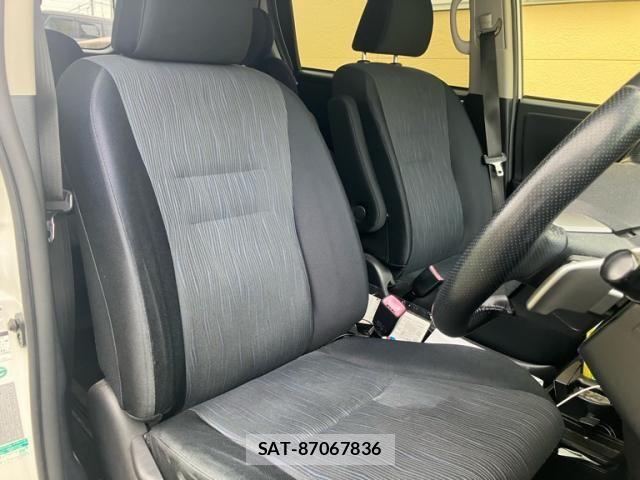 Toyota VOXY 2011-01 8667063-11